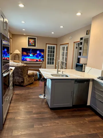 $249,900 | 908 North Raynor Avenue, Joliet, IL 60435