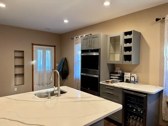 $249,900 | 908 North Raynor Avenue, Joliet, IL 60435