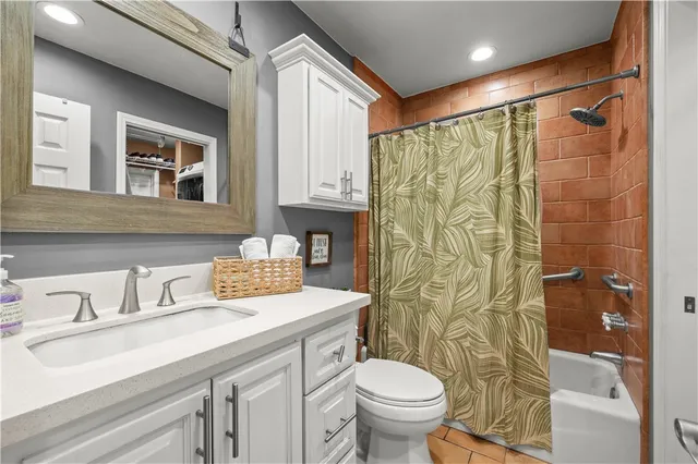 $465,000 | 7890 East Spring Street, Unit 17I, Long Beach, CA 90815