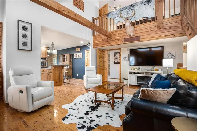 $795,000 | 6998 Lyman Road, Mound City, KS 66056