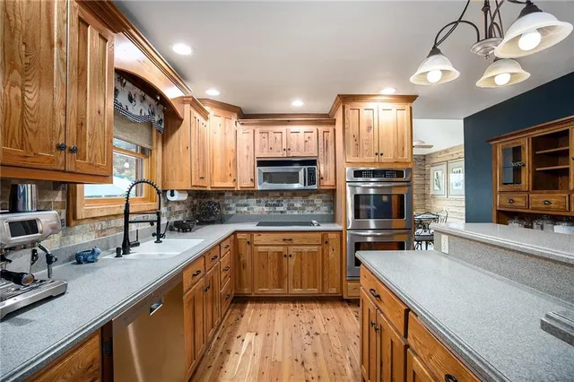 $795,000 | 6998 Lyman Road, Mound City, KS 66056