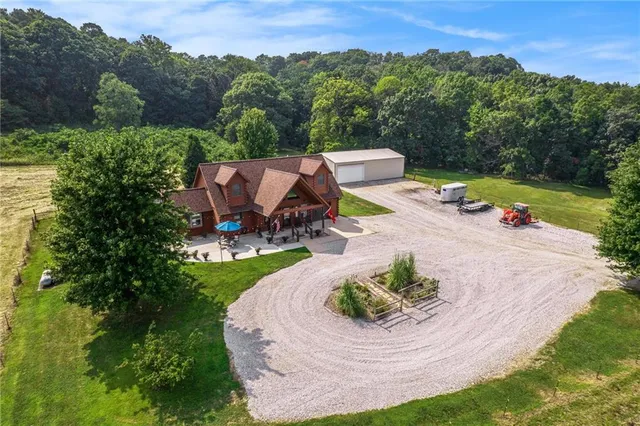 $795,000 | 6998 Lyman Road, Mound City, KS 66056