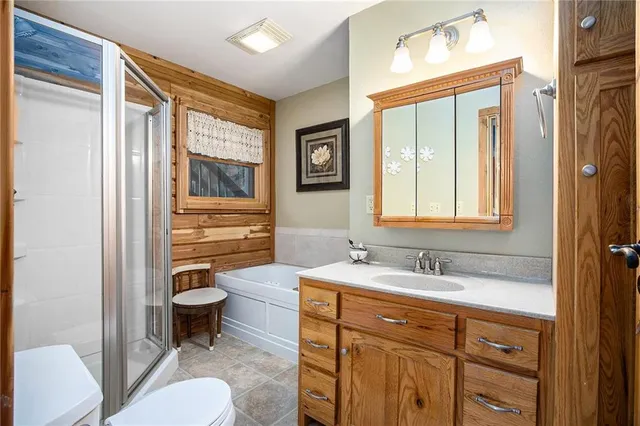 $795,000 | 6998 Lyman Road, Mound City, KS 66056