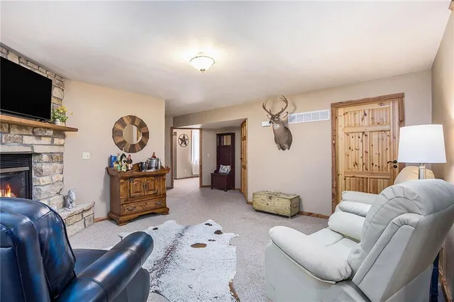 $795,000 | 6998 Lyman Road, Mound City, KS 66056