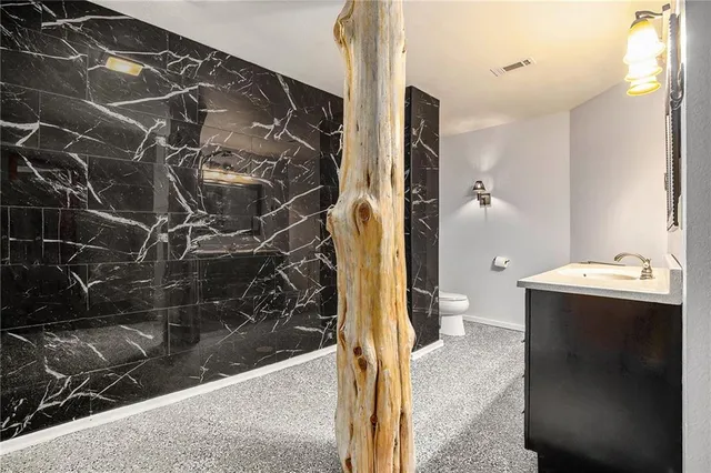 $795,000 | 6998 Lyman Road, Mound City, KS 66056