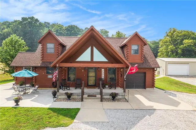 $795,000 | 6998 Lyman Road, Mound City, KS 66056