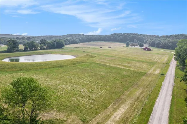 $795,000 | 6998 Lyman Road, Mound City, KS 66056