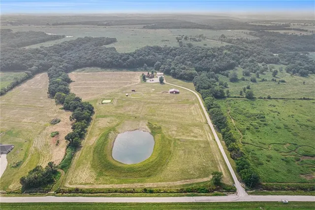 $795,000 | 6998 Lyman Road, Mound City, KS 66056