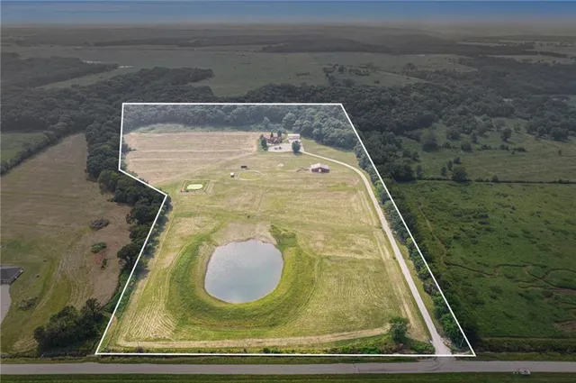 $795,000 | 6998 Lyman Road, Mound City, KS 66056