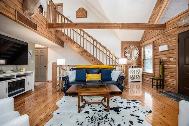 $795,000 | 6998 Lyman Road, Mound City, KS 66056