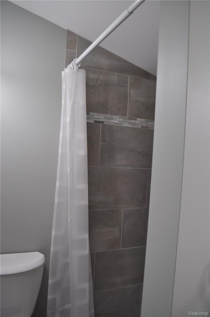705 Hickory Street Fenton, MI 48430 - Photo 24 of 30 DSC_0654.jpg