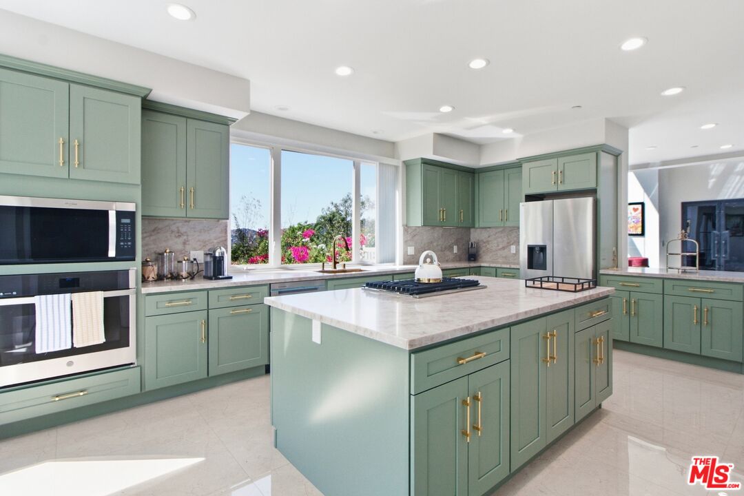 1907 Alpha Road Glendale, CA 91208 - Photo 16 of 47 Gallery Image 16