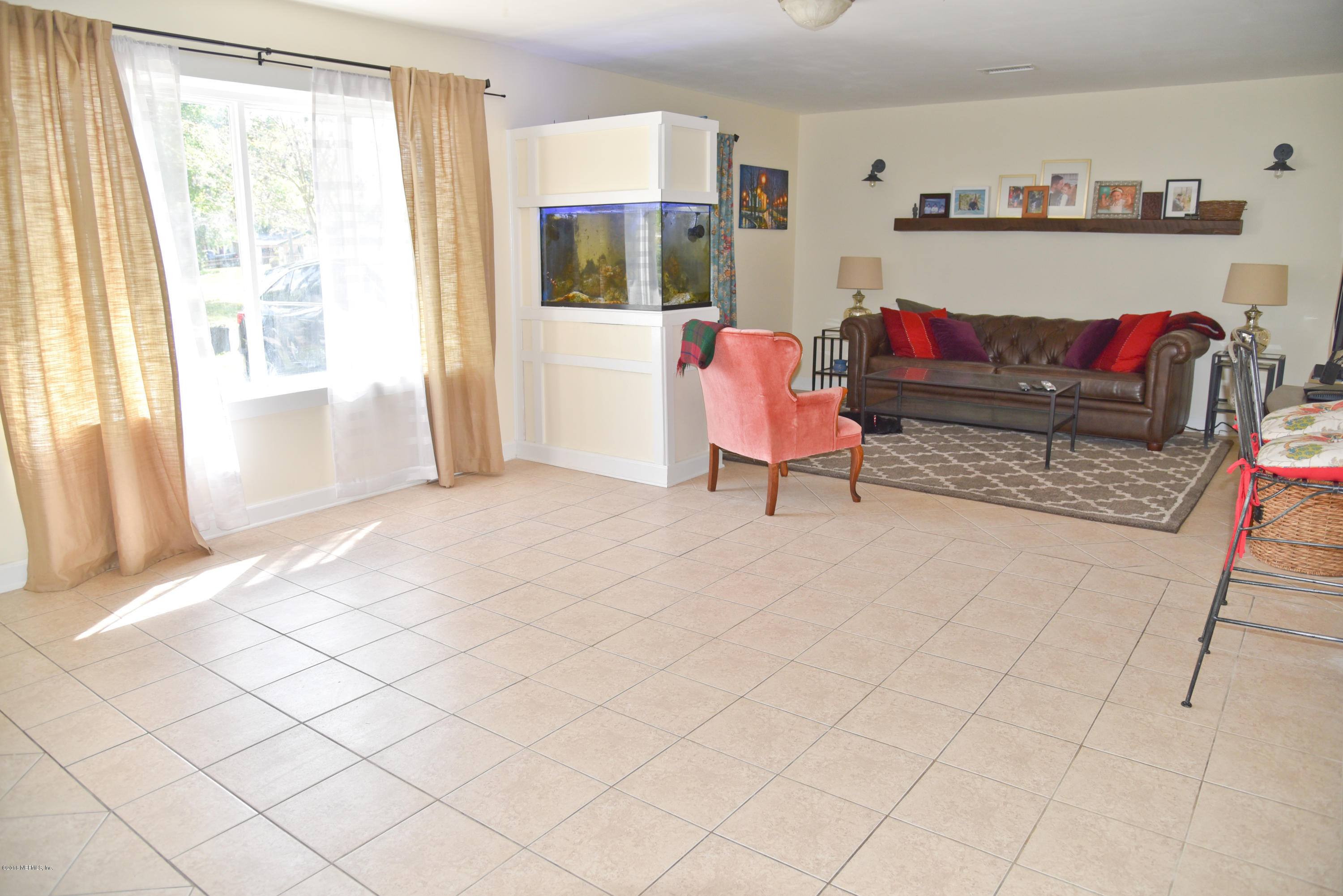 6223 Shetland Road Jacksonville, FL 32277 - Photo 3 of 26 DSC_0036