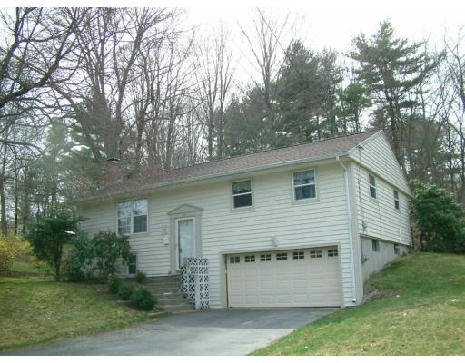 25 Robin Road Northbridge, MA 01534 - Photo 2 of 10 Gallery Image 2
