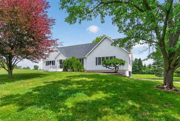 $415,000 | 5115 Lansing Avenue, Jackson, MI 49201