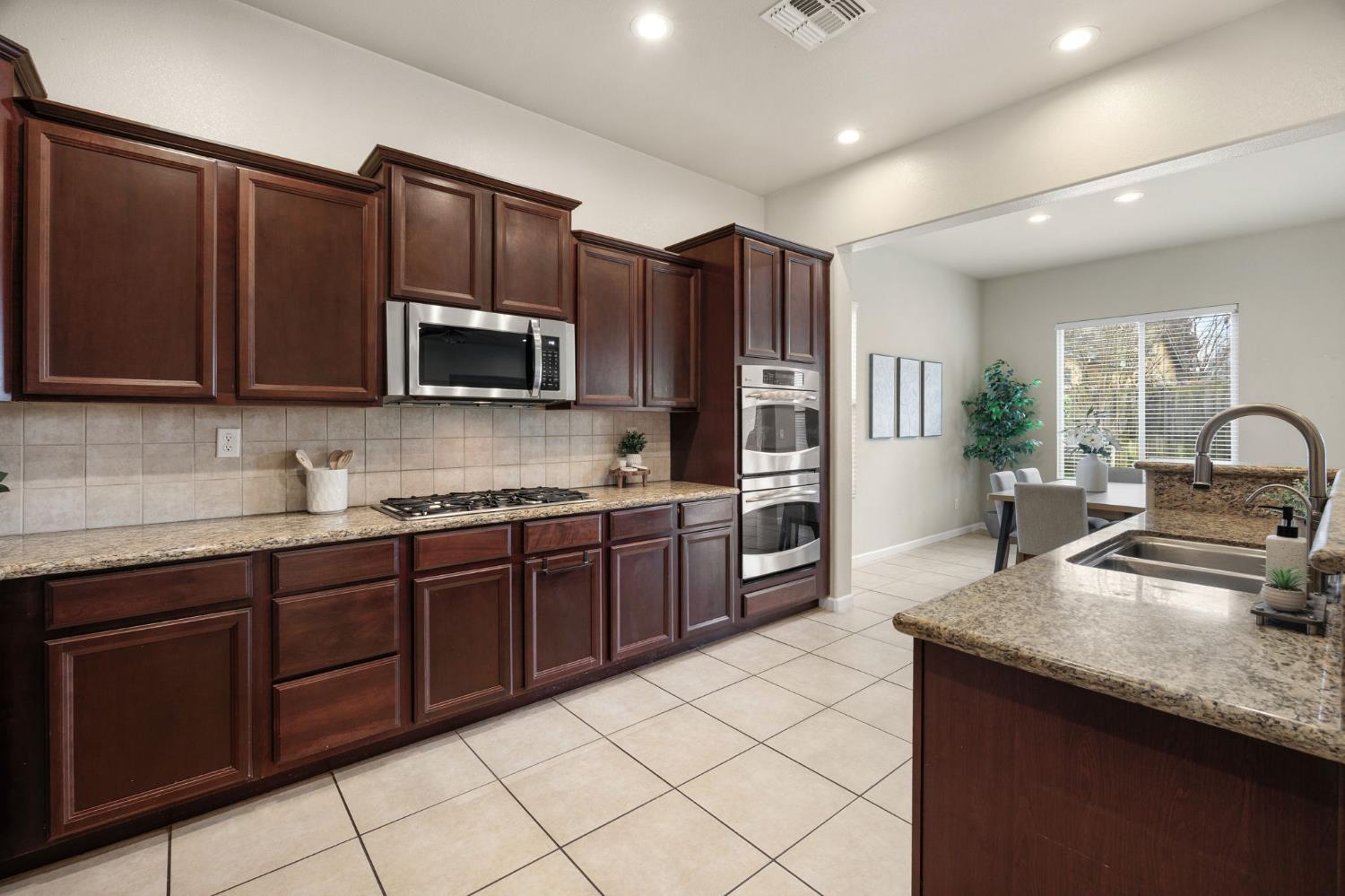 9304 Fife Ranch Way Elk Grove, CA 95624 - Photo 16 of 55