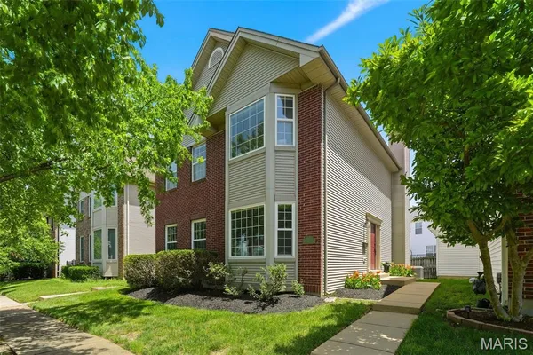 $475,000 | 962 Morehouse Lane, University City, MO 63130