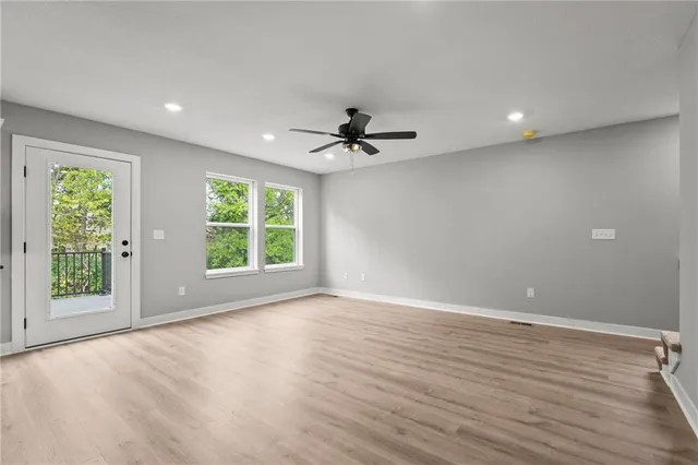 $389,900 | 11218 North Oak Trafficway, Kansas City, MO 64155