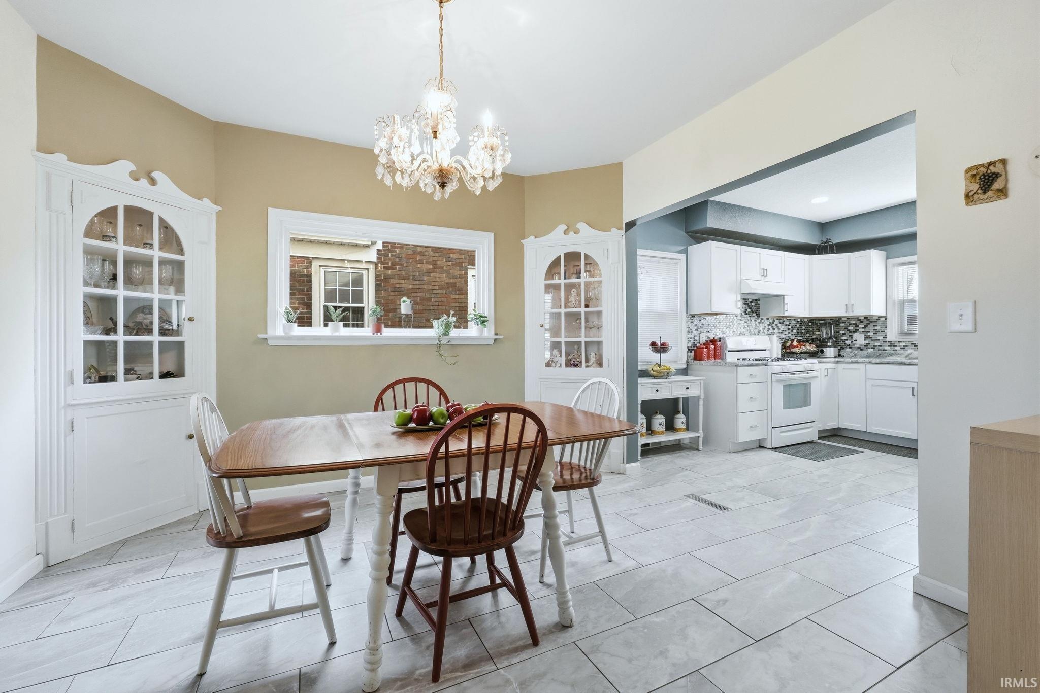 818 East Rudisill Boulevard Fort Wayne, IN 46806 - Photo 1 of 17