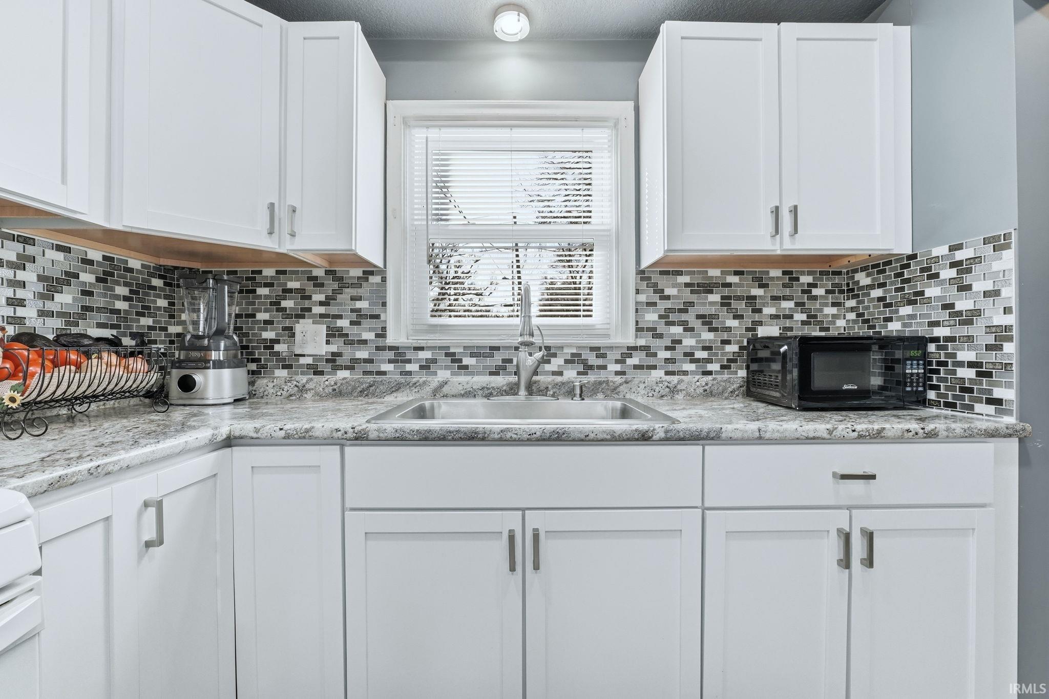 818 East Rudisill Boulevard Fort Wayne, IN 46806 - Photo 3 of 17