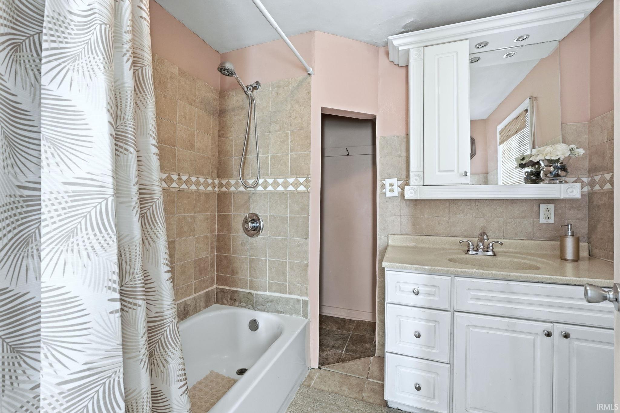 818 East Rudisill Boulevard Fort Wayne, IN 46806 - Photo 4 of 17