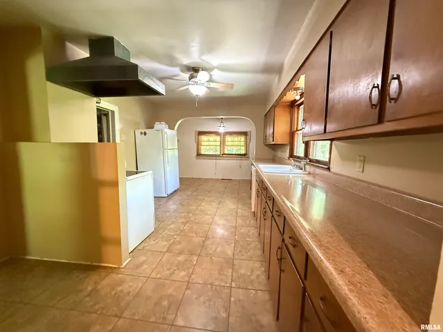 $145,000 | 1312 West Sycamore Street, Carbondale, IL 62901