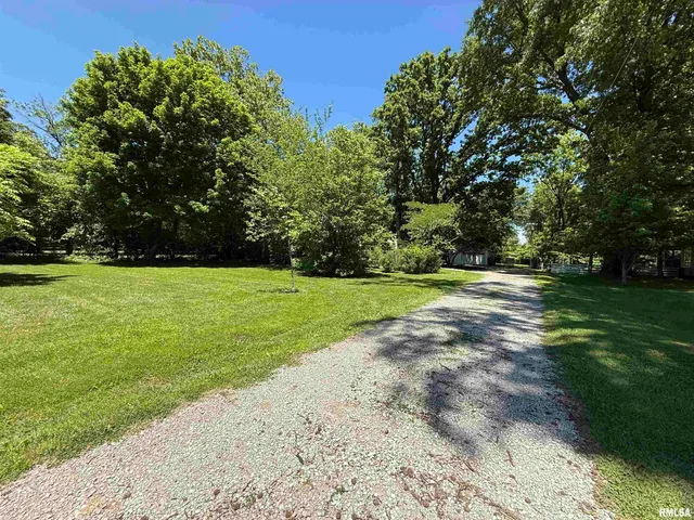 $145,000 | 1312 West Sycamore Street, Carbondale, IL 62901