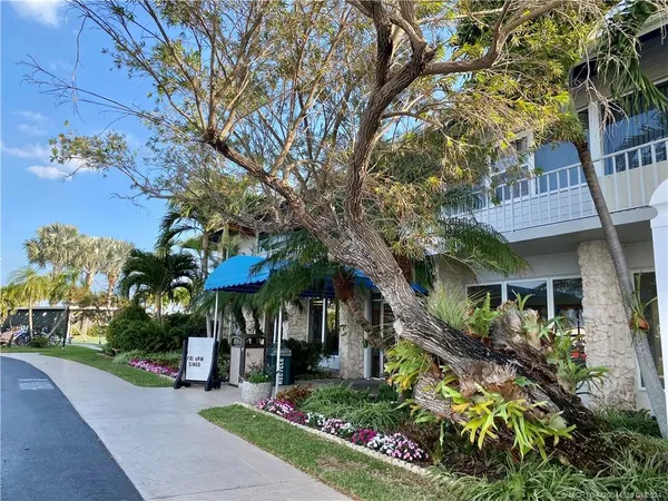 $2,300 | 952 Nettles Boulevard, Jensen Beach, FL 34957