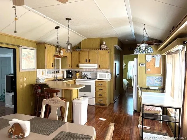 $2,300 | 952 Nettles Boulevard, Jensen Beach, FL 34957