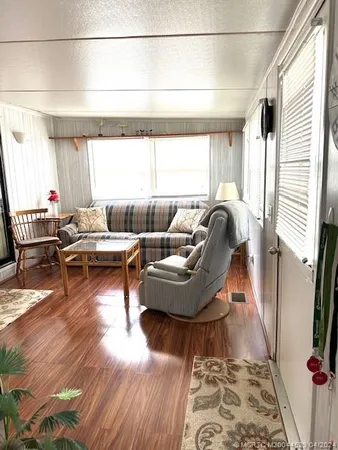 $2,300 | 952 Nettles Boulevard, Jensen Beach, FL 34957