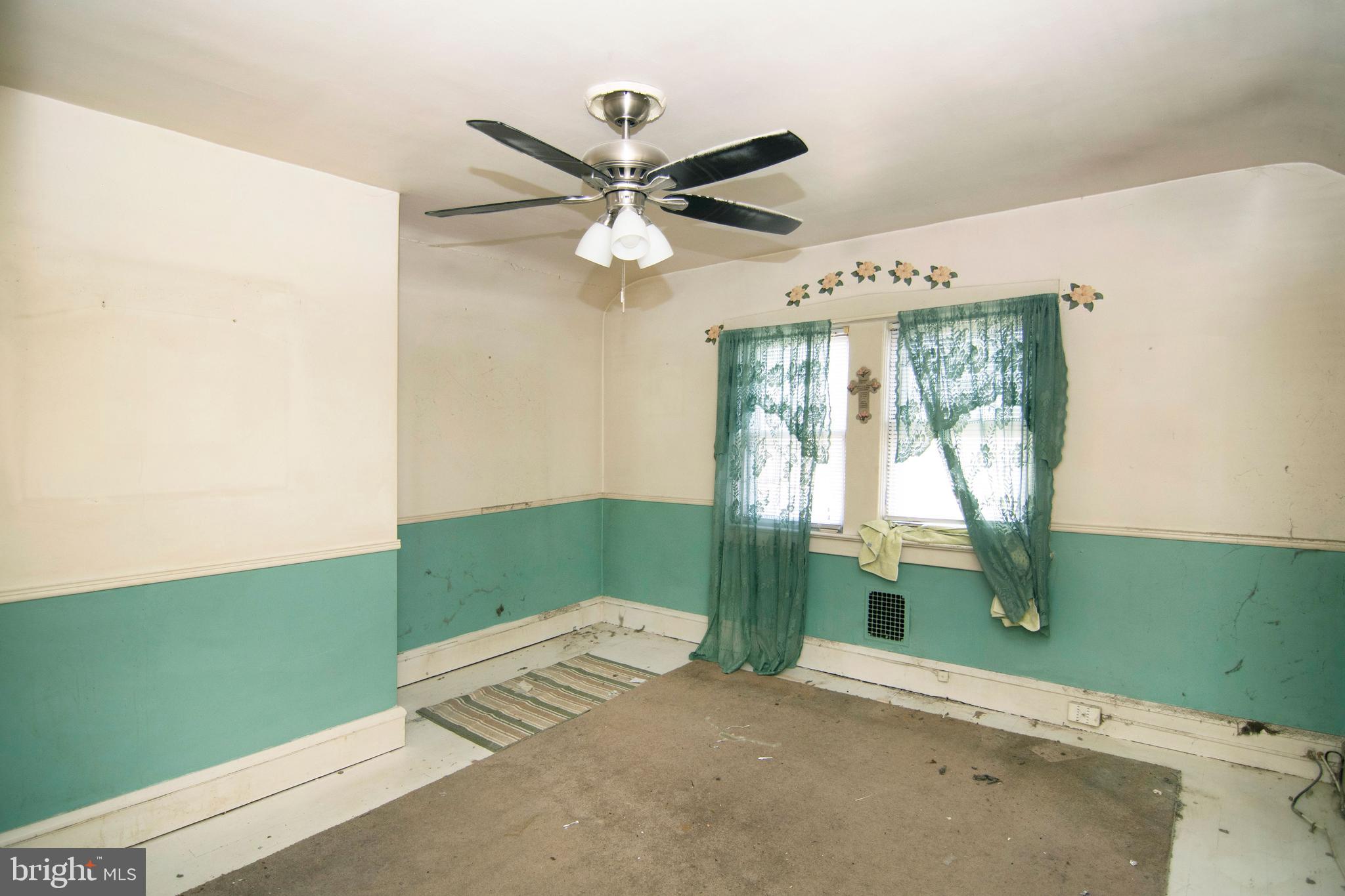 542 Williamstown Road Sicklerville, NJ 08081 - Photo 21 of 38 a bedroom with a bed and a window