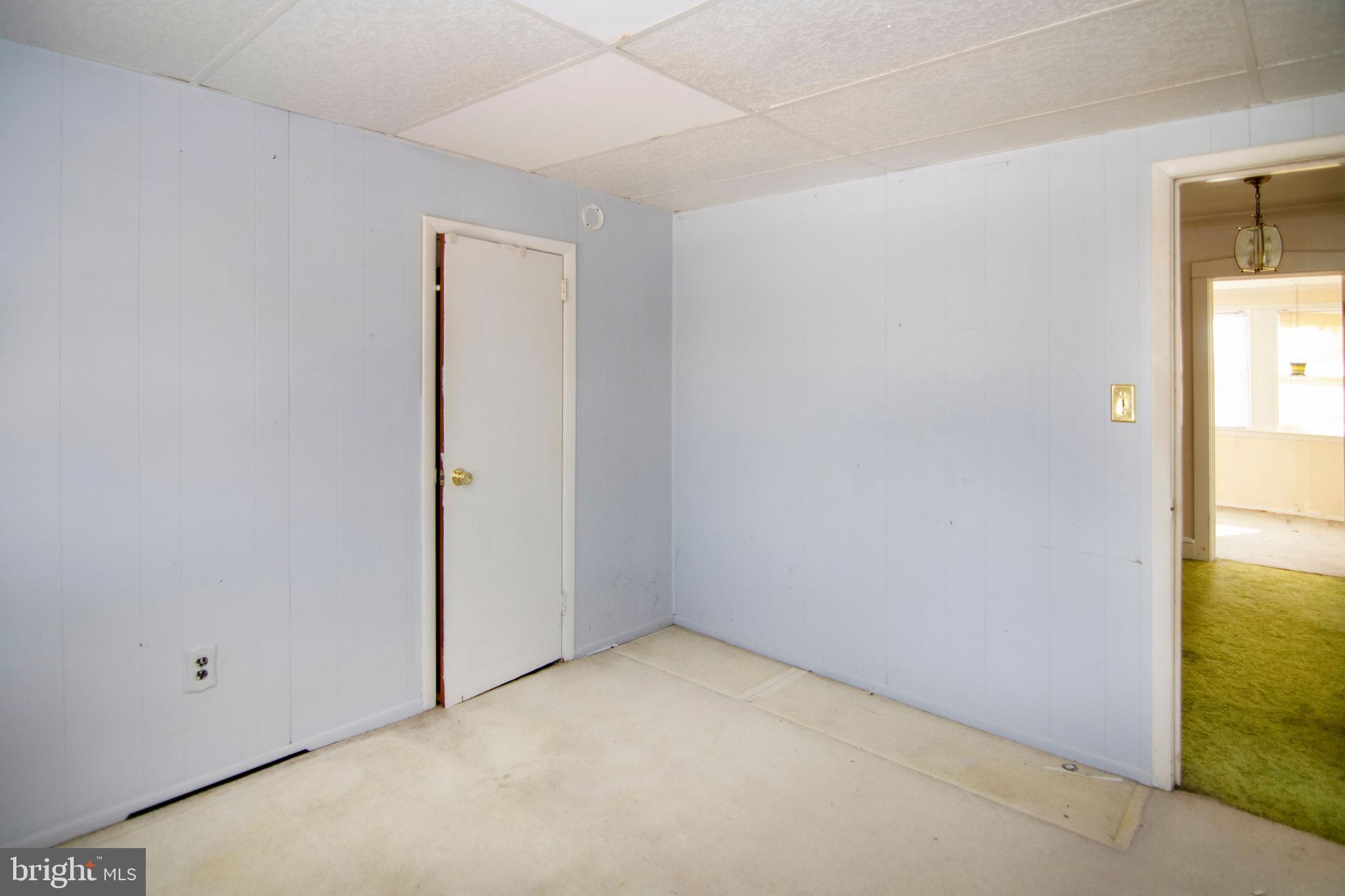 542 Williamstown Road Sicklerville, NJ 08081 - Photo 22 of 38 an empty room with windows