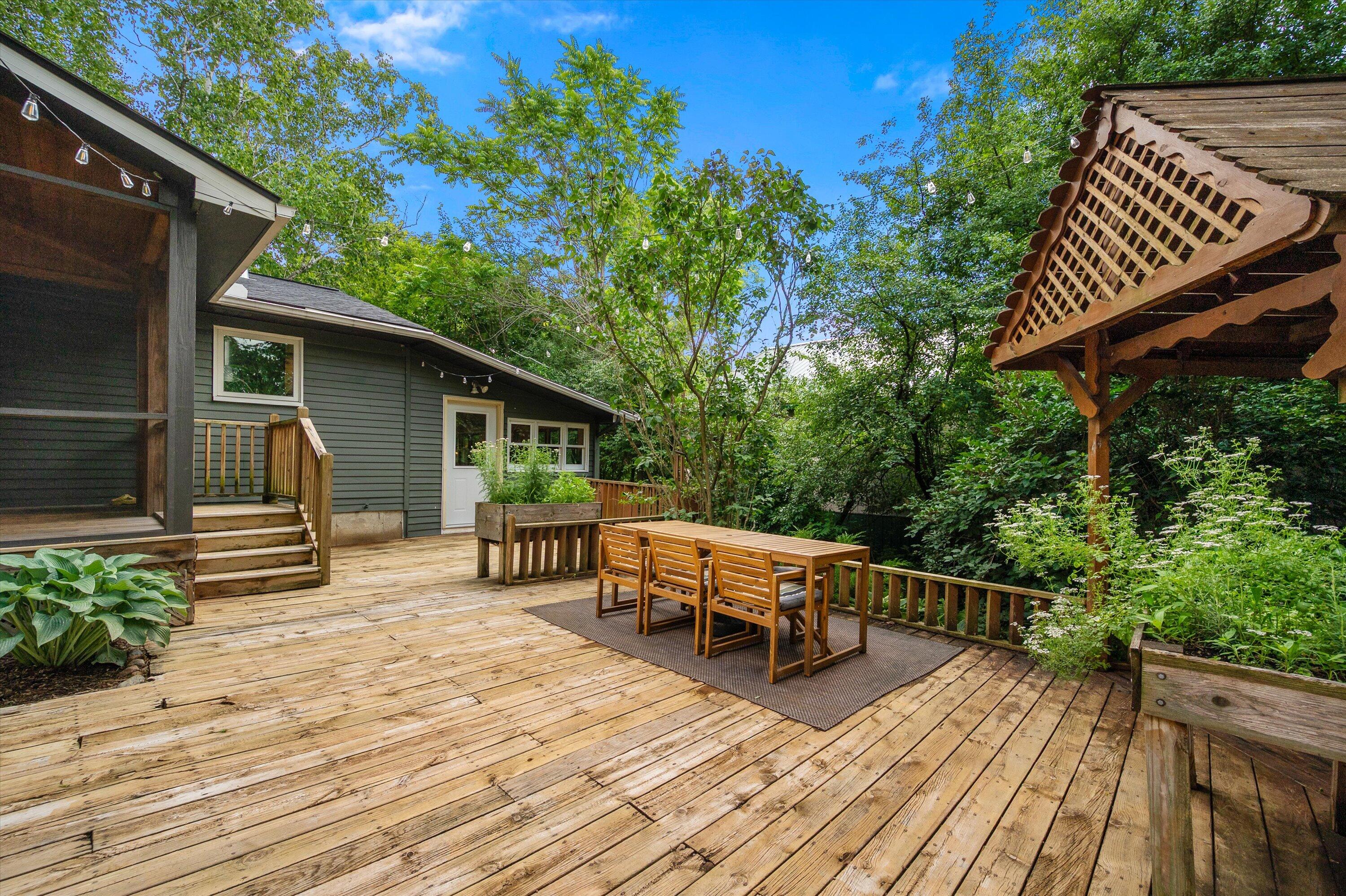 2890 Kimberley Road Ann Arbor, MI 48104 - Photo 42 of 45 49-049