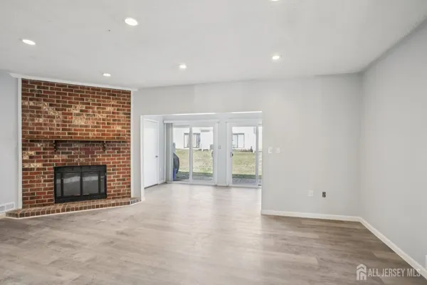 $3,000 | 204 Hampshire Court, Piscataway, NJ 08854