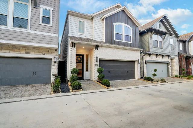 $2,450 | 10934 Brambling Wood Drive, Houston, TX 77043