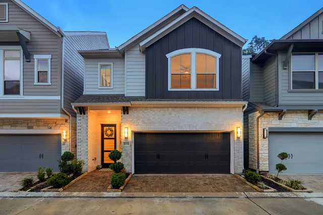 $2,450 | 10934 Brambling Wood Drive, Houston, TX 77043