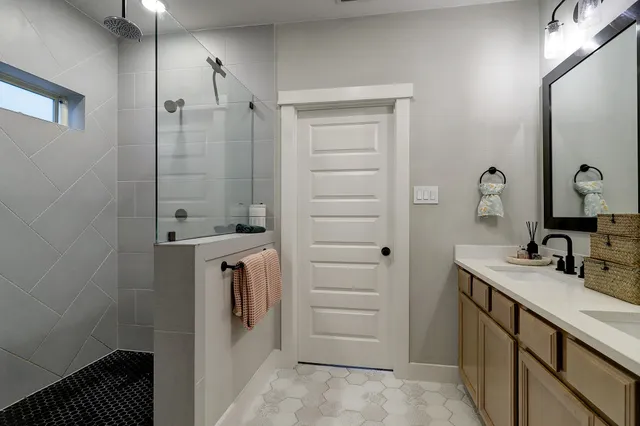 $2,450 | 10934 Brambling Wood Drive, Houston, TX 77043