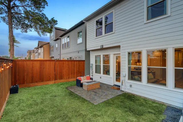 $2,450 | 10934 Brambling Wood Drive, Houston, TX 77043