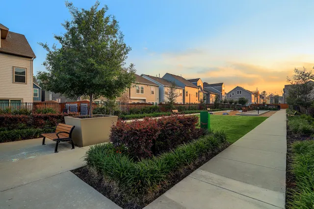 $2,450 | 10934 Brambling Wood Drive, Houston, TX 77043