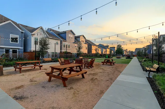 $2,450 | 10934 Brambling Wood Drive, Houston, TX 77043