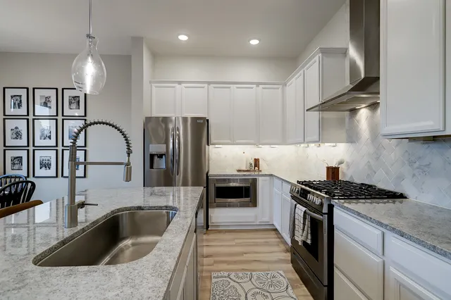 $2,450 | 10934 Brambling Wood Drive, Houston, TX 77043