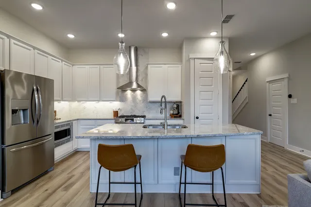 $2,450 | 10934 Brambling Wood Drive, Houston, TX 77043