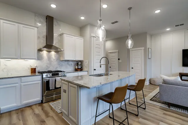 $2,450 | 10934 Brambling Wood Drive, Houston, TX 77043