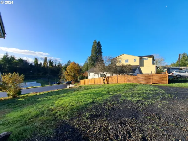 $250,000 | 615 Northwest 7th Avenue, Camas, WA 98607