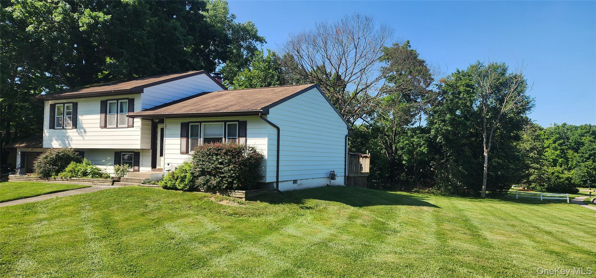 13 Amy Road Blooming Grove, NY 10992 - Photo 1 of 15