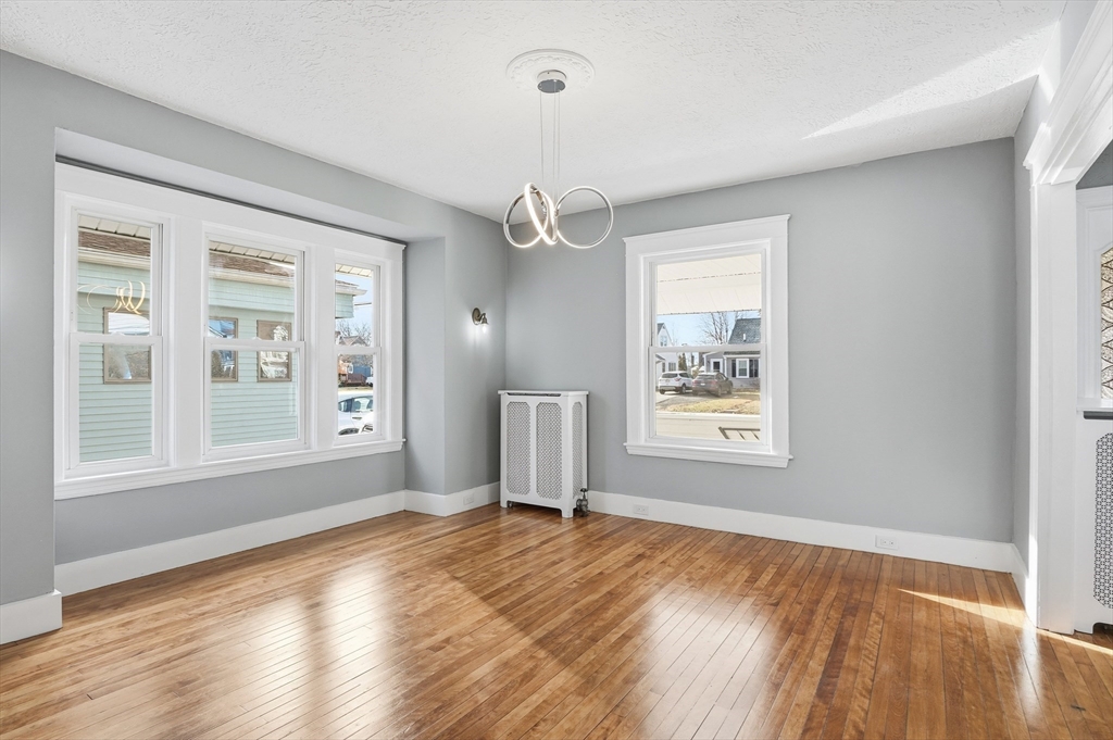 323 Burncoat Street Worcester, MA 01606 - Photo 12 of 41