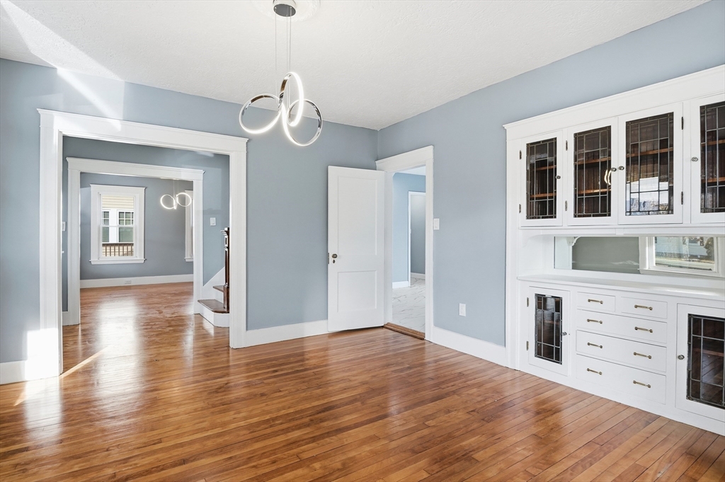 323 Burncoat Street Worcester, MA 01606 - Photo 13 of 41