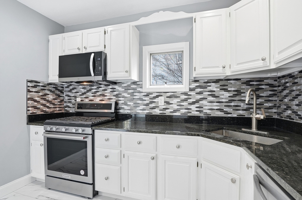 323 Burncoat Street Worcester, MA 01606 - Photo 16 of 41