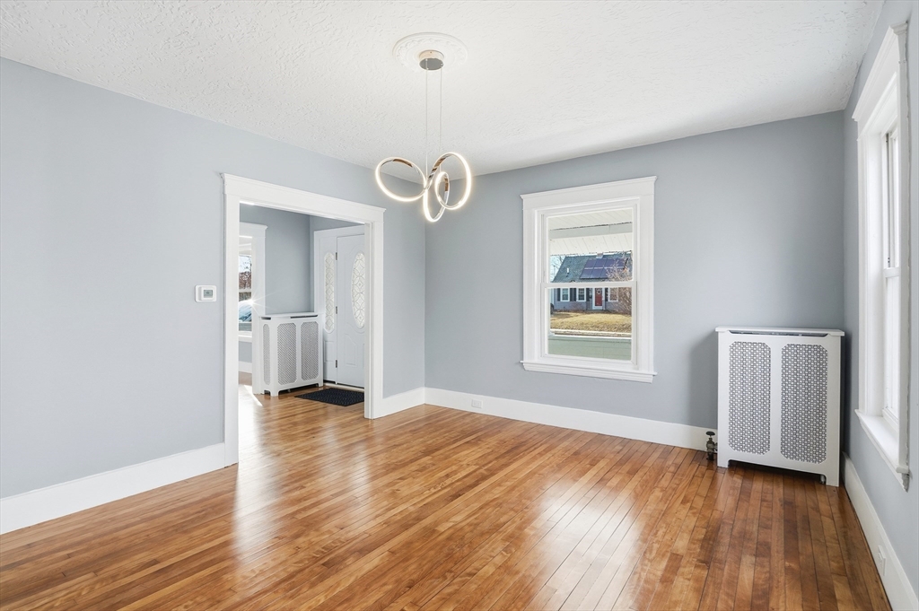 323 Burncoat Street Worcester, MA 01606 - Photo 8 of 41