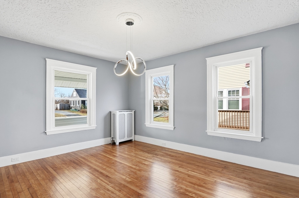 323 Burncoat Street Worcester, MA 01606 - Photo 9 of 41